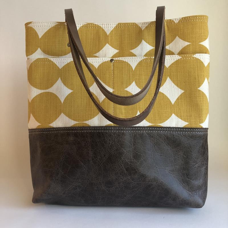 URBAN TOTE: MUSTARD DOTS,RED STAGGERWING,UT003
