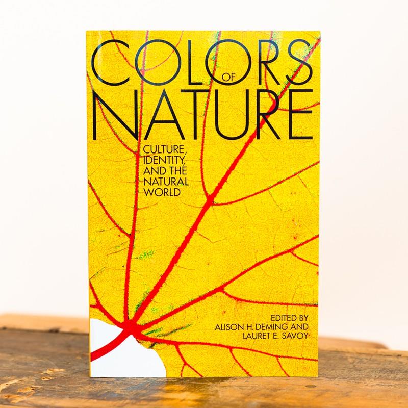 THE COLORS OF NATURE,MILKWEED EDITIONS,9781571313195