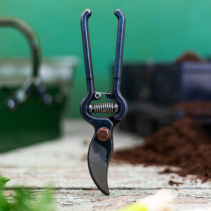 PRUNER,BARE BONES,GDN-051