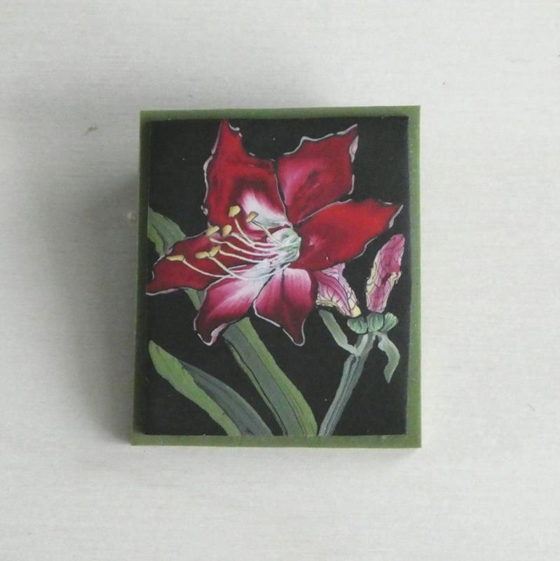 AMARYLLIS CLAY PIN,PAPER MOON,AMARYLLIS CLAY PIN