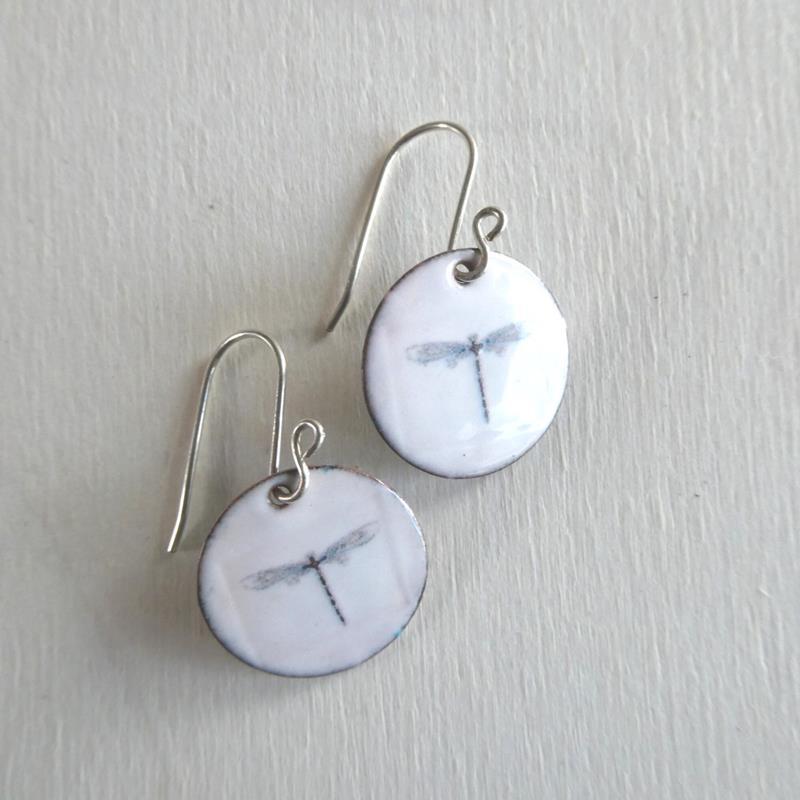 ENAMEL DRAGONFLY EARRINGS: ROUND,BLUEBERRY BAY JEWELRY,ENAM DFLY EAR 3/4"