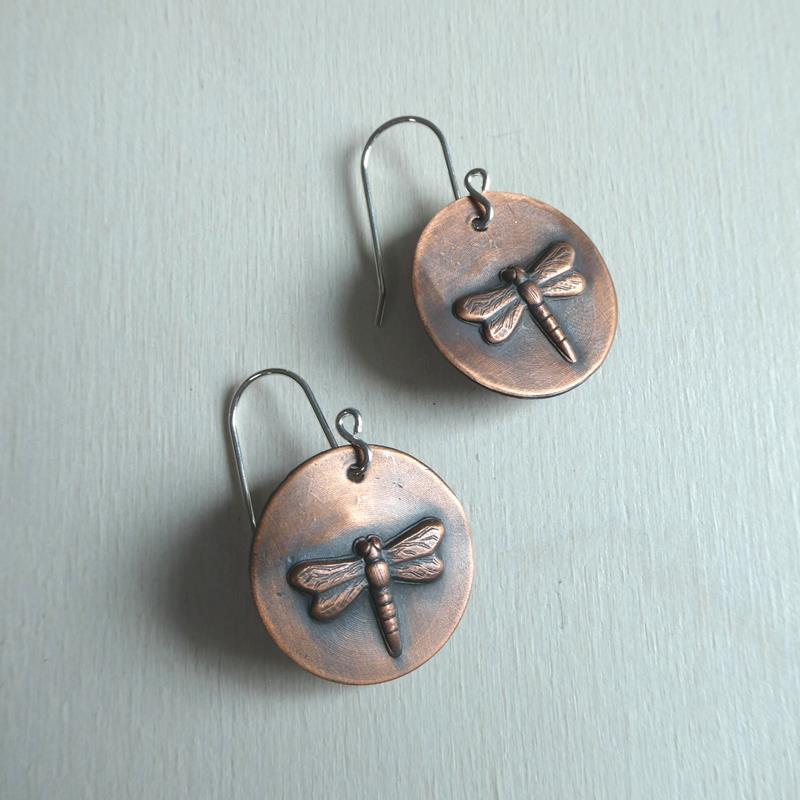 ROUND COPPER DRAGONFLY EARRINGS,BLUEBERRY BAY JEWELRY,COPPER DFLY EAR 7/8"